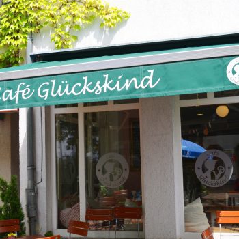 Muenchen Cafe Glueckskind kinderfreundlich Spielecke