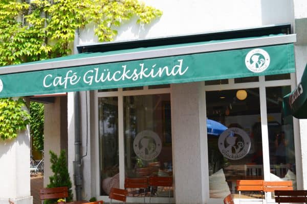 Muenchen Cafe Glueckskind kinderfreundlich Spielecke