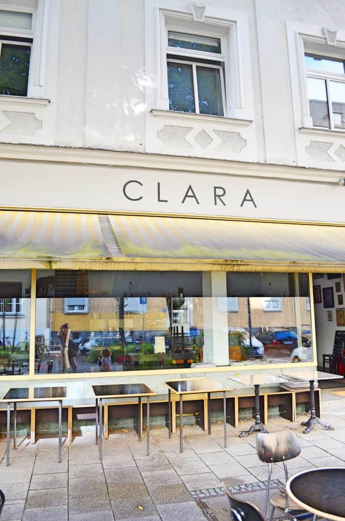 München Cafe Clara kinderfreundlich Spielecke