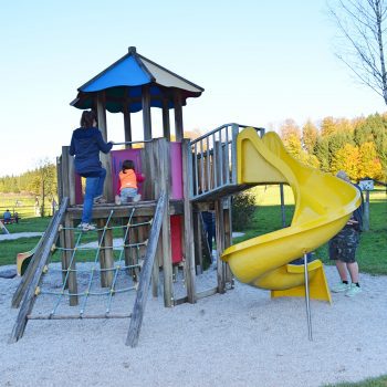 München Waldtierpark Aying, Familienausflug, Ausflug mit Kindern Bergtierpark, Spielplatz Rutsche