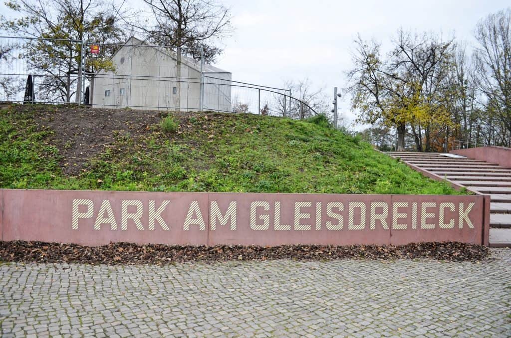 Berlin mit Kind Park am Gleisdreieck Spielplatz Abenteuerspielplatz