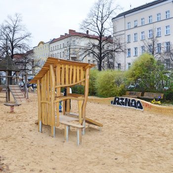 Weserstraße Moderner Spielplatz neuer Spielplatz Berlin mit Kindern