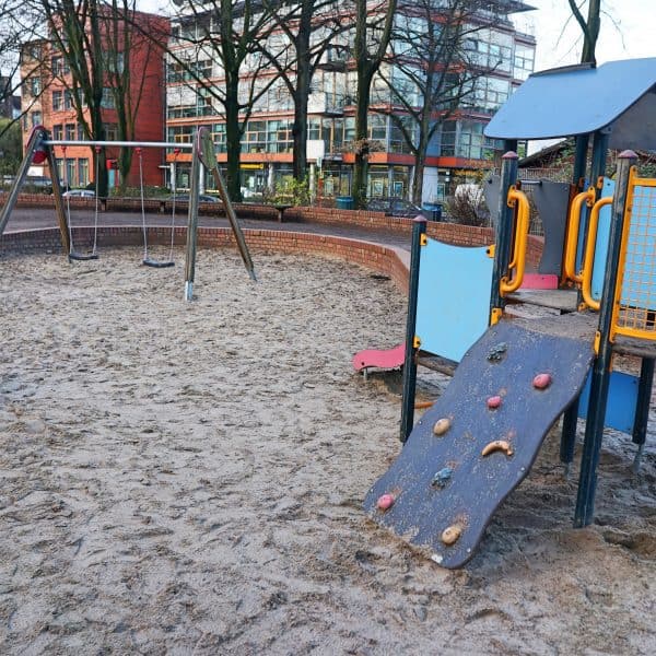 Spielplatz Goldberkplatz, Kinderspielplatz, Kleinkindbereich, Hamburg mit Kind