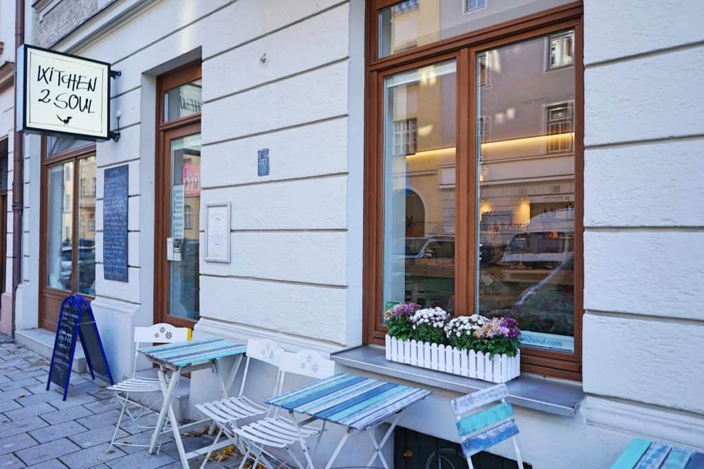 Cafe kitchen2soul in München Neuhausen, Spielkiste für Kinder, Kinderbücher, Coaching, persönliche Weiterentwicklung