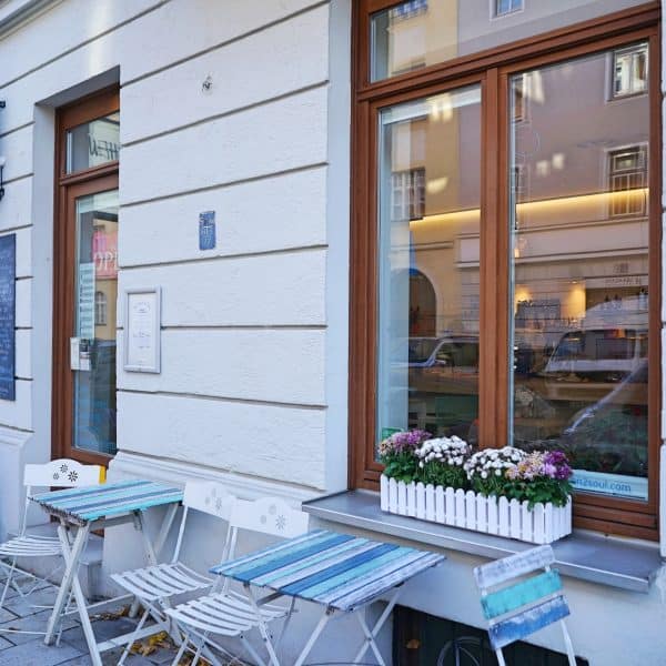 Cafe kitchen2soul in München Neuhausen, Spielkiste für Kinder, Kinderbücher, Coaching, persönliche Weiterentwicklung