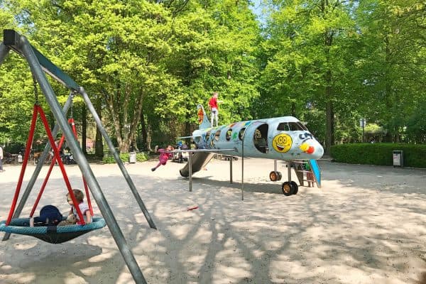 Spielplatz für Kleinkinder in Münster an der Promenade, Kreuzviertel, Flugzeugspielplatz