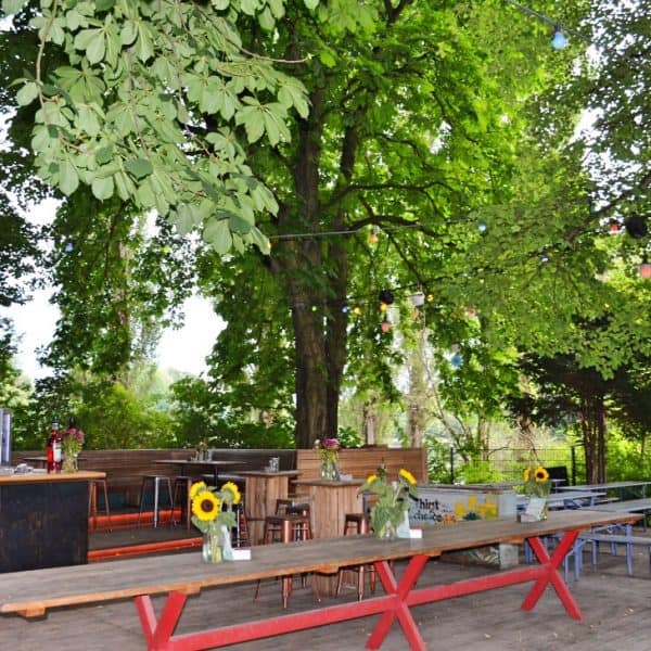 Bar am See im Englischen Garten Biergarten mit Spielplatz in München