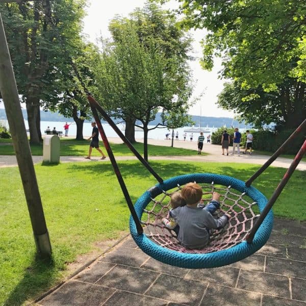 Spielplatz am See, Starnberger See, Kleinkindbereich, Klettergerüst, recommended by the urban kids