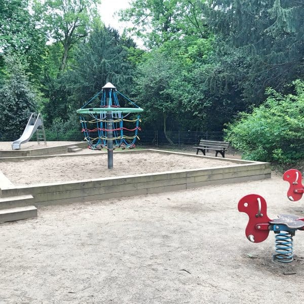 Spielplatz Benrather Schloss, Ausflugsziel mit Kind, Kinderspielplatz im Schlosspark