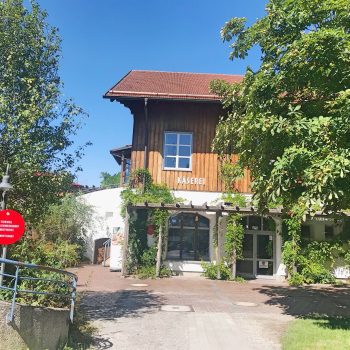 Hermannsdorfer Landwerkstätten in Glenn bei München, kinderfreundlicher Bauernhof
