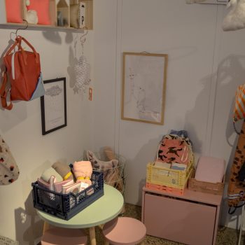 Small Heroes Kinderladen und concept store in Salzburg mit Kind; trendy Kindermode