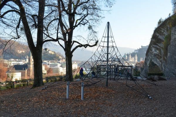 Spielplatz Kletterparcours Müllner Schanze in Salzburg mit Kindern