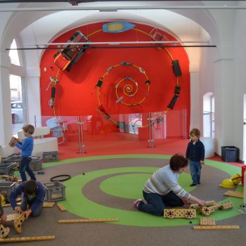 Familienausflug ins Spielzeugmuseum Salzburg mit Kindern; kreative Spielzeuge selber bauen
