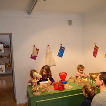 Familienausflug ins Spielzeugmuseum Salzburg mit Kindern; Kaufladen