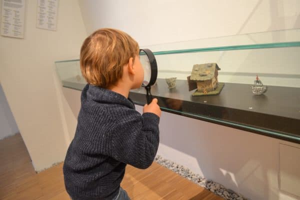 Familienausflug ins Spielzeugmuseum Salzburg mit Kindern; Märchenwelt