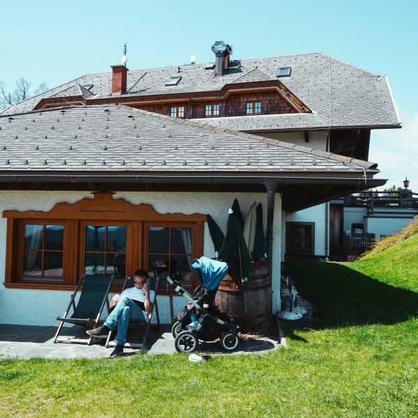 Kaernten mit Kind, Familienausflug zum Magdalensberg, familienfreundliches Restaurant Gipfelhaus