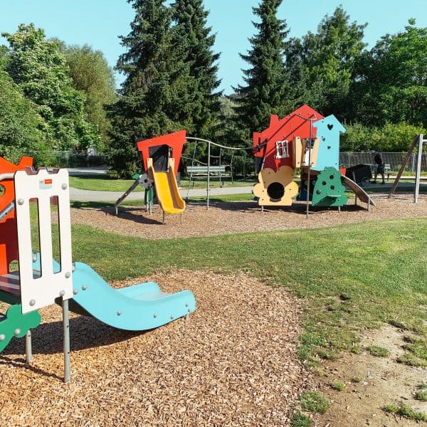 Spielplatz in Klagenfurt im Europapark am Wörthersee, Ausflugstipp für Familien, Kärnten mit Kind