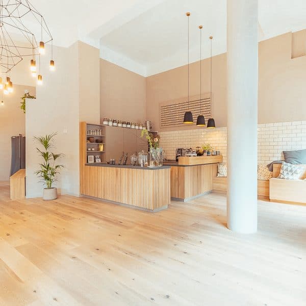 Tribe Yoga Base mit Plant Based Café in Hamburg Eimsbüttel, eganes Café mit Kind, vegane Snacks und Drinks